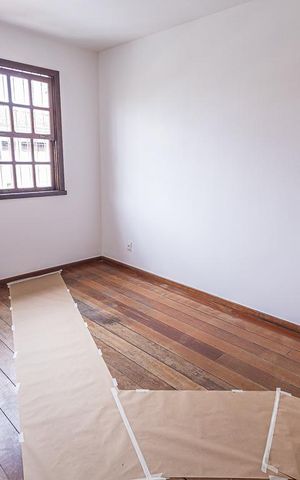 Casa à venda com 300m², 6 quartos e 4 vagas Casa à venda com 300m², 6 quartos e 4 vagasQuarto 4