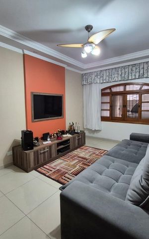 Casa à venda com 186m², 3 quartos e 2 vagas