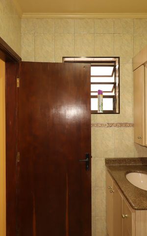 Casa à venda com 221m², 3 quartos e 2 vagasBanheiro da Suíte