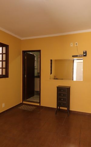 Casa à venda com 221m², 3 quartos e 2 vagasSuíte
