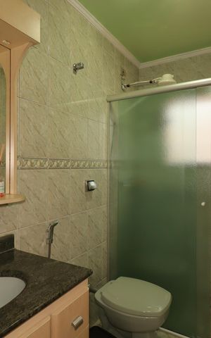 Casa à venda com 221m², 3 quartos e 2 vagasBanheiro Social