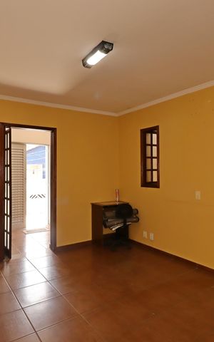 Casa à venda com 221m², 3 quartos e 2 vagasSuíte