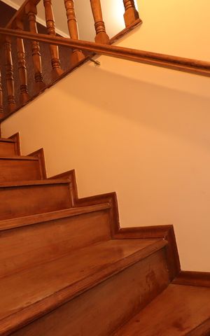 Casa à venda com 221m², 3 quartos e 2 vagasEscada
