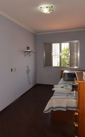Casa à venda com 221m², 3 quartos e 2 vagasQuarto 1
