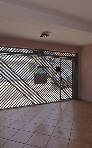 Casa à venda com 221m², 3 quartos e 2 vagasGaragem