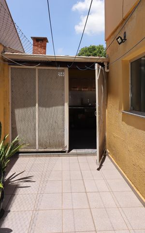 Casa à venda com 221m², 3 quartos e 2 vagasQuintal