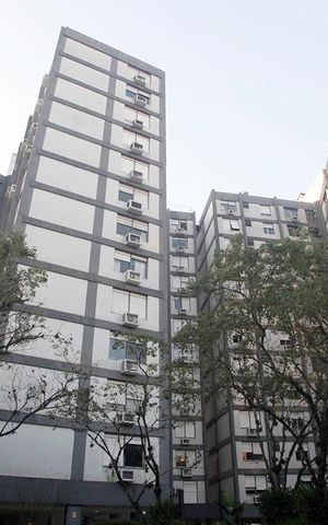Apartamento à venda com 191m², 4 quartos e 2 vagasFachada