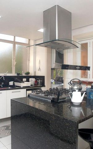 Apartamento à venda com 191m², 4 quartos e 2 vagasCozinha