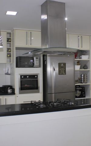 Casa à venda com 306m², 5 quartos e 3 vagasCozinha
