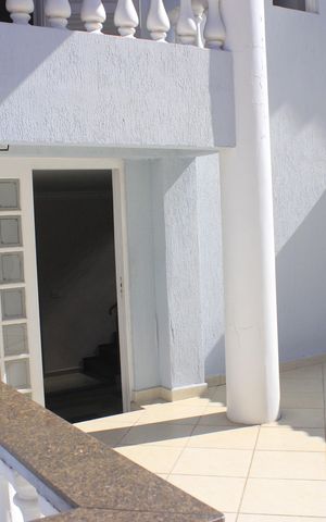 Casa à venda com 306m², 5 quartos e 3 vagasVaranda /Terraço da Sala