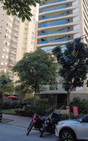Apartamento à venda com 152m², 3 quartos e 2 vagasFachada