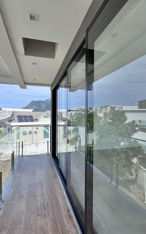 Apartamento à venda com 475m², 5 quartos e 2 vagas Apartamento à venda com 475m², 5 quartos e 2 vagasVaranda