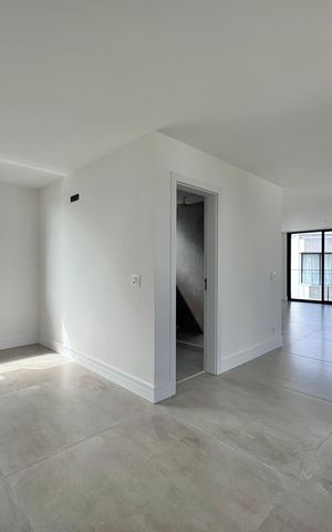 Apartamento à venda com 475m², 5 quartos e 2 vagas Apartamento à venda com 475m², 5 quartos e 2 vagasSalão