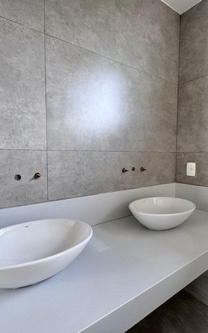 Apartamento à venda com 475m², 5 quartos e 2 vagas Apartamento à venda com 475m², 5 quartos e 2 vagasSalão - Banheiro Social