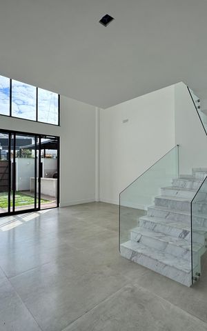 Apartamento à venda com 475m², 5 quartos e 2 vagas Apartamento à venda com 475m², 5 quartos e 2 vagasSala