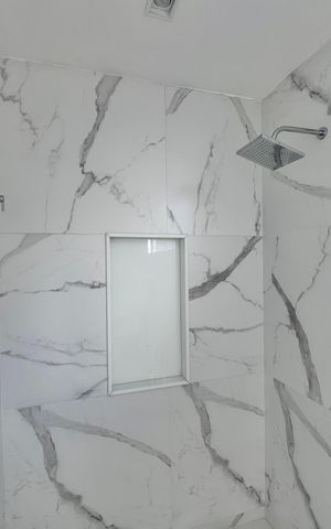 Apartamento à venda com 475m², 5 quartos e 2 vagas Apartamento à venda com 475m², 5 quartos e 2 vagasBanheiro da Suíte 1