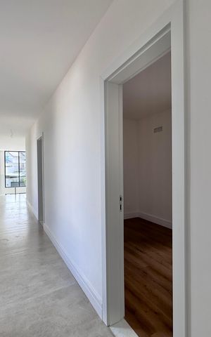 Apartamento à venda com 475m², 5 quartos e 2 vagas Apartamento à venda com 475m², 5 quartos e 2 vagasCorredor
