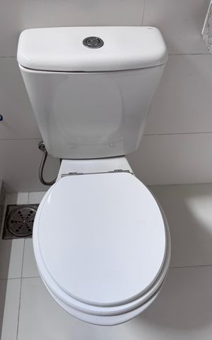 Apartamento à venda com 475m², 5 quartos e 2 vagas Apartamento à venda com 475m², 5 quartos e 2 vagasBanheiro de Serviço