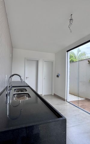 Apartamento à venda com 475m², 5 quartos e 2 vagas Apartamento à venda com 475m², 5 quartos e 2 vagasCozinha