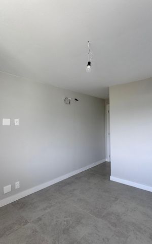 Casa de condomínio à venda com 420m², 4 quartos e 4 vagas Casa de condomínio à venda com 420m², 4 quartos e 4 vagasSuíte 4
