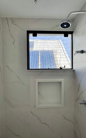 Casa de condomínio à venda com 420m², 4 quartos e 4 vagas Casa de condomínio à venda com 420m², 4 quartos e 4 vagasBanheiro Social