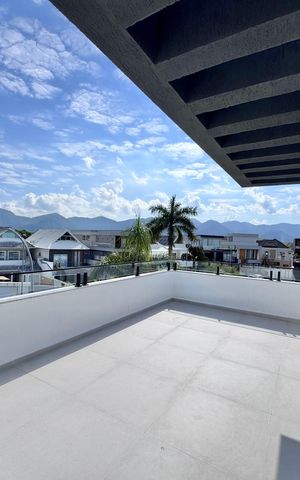 Casa de condomínio à venda com 420m², 4 quartos e 4 vagas Casa de condomínio à venda com 420m², 4 quartos e 4 vagasTerraço