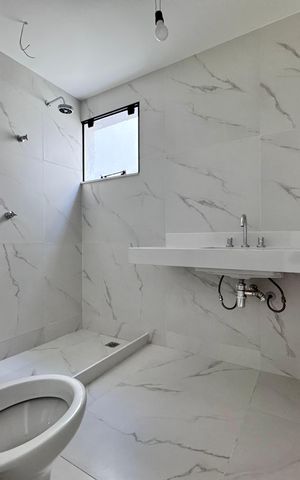 Casa de condomínio à venda com 420m², 4 quartos e 4 vagas Casa de condomínio à venda com 420m², 4 quartos e 4 vagasSuíte 4 - Banheiro