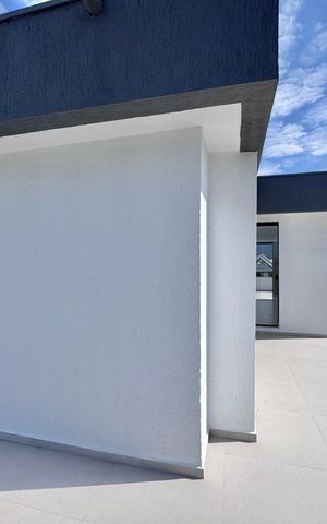 Casa de condomínio à venda com 420m², 4 quartos e 4 vagas Casa de condomínio à venda com 420m², 4 quartos e 4 vagasTerraço