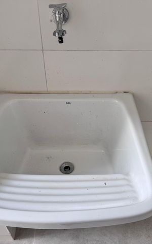 Casa de condomínio à venda com 420m², 4 quartos e 4 vagas Casa de condomínio à venda com 420m², 4 quartos e 4 vagasÁrea de Serviço