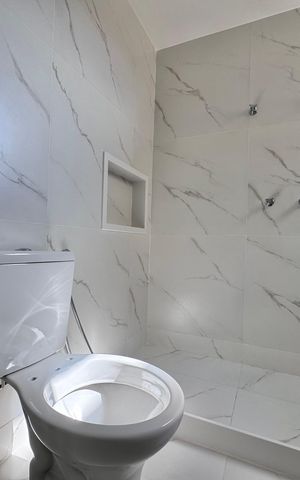 Casa de condomínio à venda com 420m², 4 quartos e 4 vagas Casa de condomínio à venda com 420m², 4 quartos e 4 vagasSuíte 2 - Banheiro