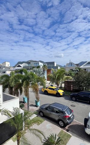 Casa de condomínio à venda com 420m², 4 quartos e 4 vagas Casa de condomínio à venda com 420m², 4 quartos e 4 vagasSuíte 3 - Varanda