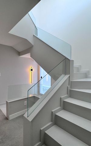 Casa de condomínio à venda com 420m², 4 quartos e 4 vagas Casa de condomínio à venda com 420m², 4 quartos e 4 vagasCorredor