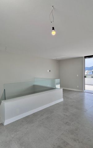 Casa de condomínio à venda com 420m², 4 quartos e 4 vagas Casa de condomínio à venda com 420m², 4 quartos e 4 vagasSala Terraço