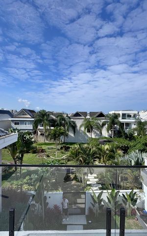 Casa de condomínio à venda com 420m², 4 quartos e 4 vagas Casa de condomínio à venda com 420m², 4 quartos e 4 vagasTerraço
