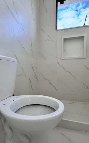 Casa de condomínio à venda com 420m², 4 quartos e 4 vagas Casa de condomínio à venda com 420m², 4 quartos e 4 vagasBanheiro Social