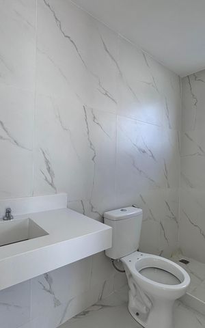Casa de condomínio à venda com 420m², 4 quartos e 4 vagas Casa de condomínio à venda com 420m², 4 quartos e 4 vagasBanheiro Social