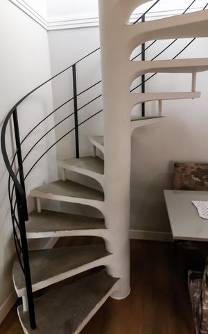 Apartamento à venda com 110m², 2 quartos e 1 vaga Apartamento à venda com 110m², 2 quartos e 1 vagaEscada acesso Cobertura