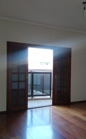 Casa à venda com 380m², 3 quartos e 3 vagas