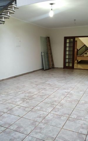Casa à venda com 380m², 3 quartos e 3 vagas