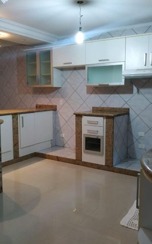 Casa à venda com 380m², 3 quartos e 3 vagas Casa à venda com 380m², 3 quartos e 3 vagasCozinha