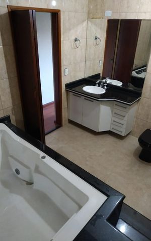 Casa à venda com 380m², 3 quartos e 3 vagas