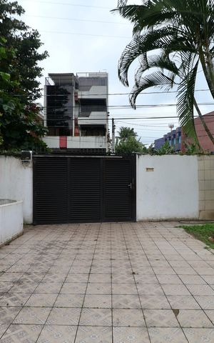 Casa para alugar com 840m², 4 quartos e 10 vagas Casa para alugar com 840m², 4 quartos e 10 vagasGaragem