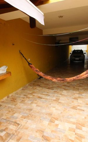 Casa à venda com 199m², 3 quartos e 6 vagasGaragem