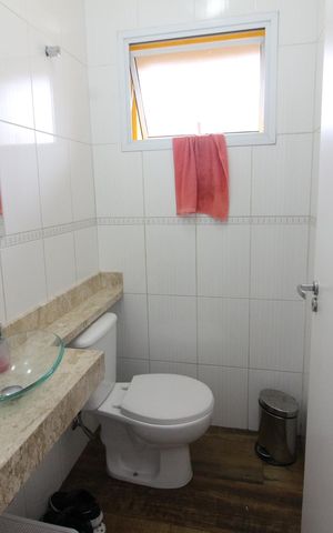 Casa à venda com 199m², 3 quartos e 6 vagasLavabo