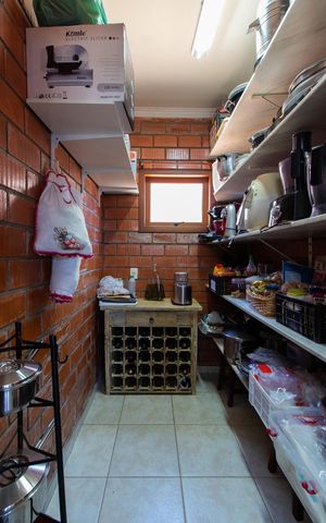 Casa de condomínio para alugar com 283m², 3 quartos e 10 vagasDespensa