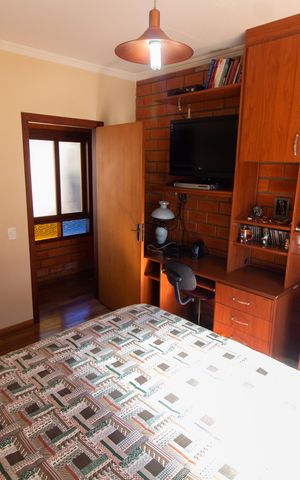 Casa de condomínio para alugar com 283m², 3 quartos e 10 vagasSuíte