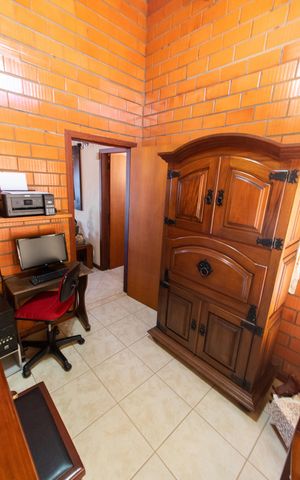 Casa de condomínio para alugar com 283m², 3 quartos e 10 vagasEscritório