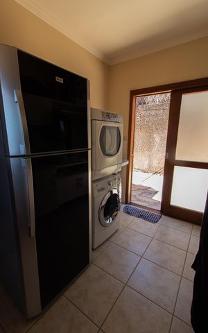 Casa de condomínio para alugar com 283m², 3 quartos e 10 vagasÁrea de Serviço