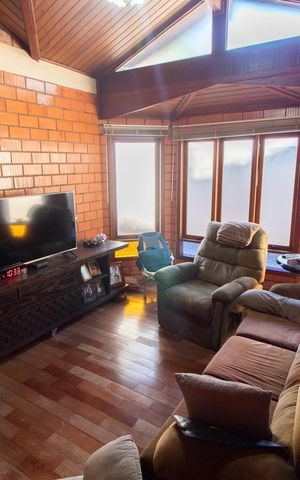 Casa de condomínio para alugar com 283m², 3 quartos e 10 vagasSala
