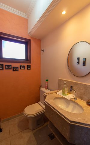 Casa de condomínio para alugar com 283m², 3 quartos e 10 vagasLavabo
